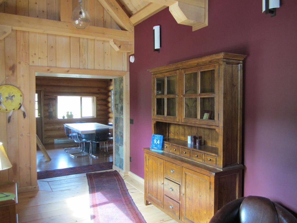 Ldr Lodge - Last Dollar Ranch Smithers Bilik gambar