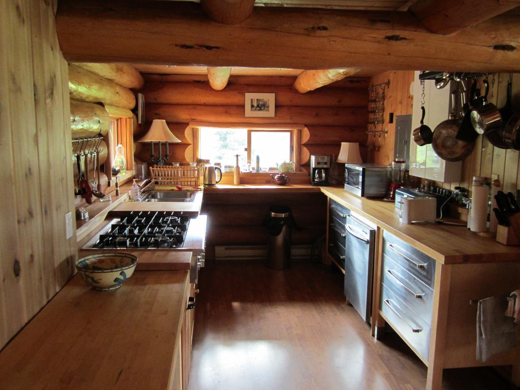 Ldr Lodge - Last Dollar Ranch Smithers Bilik gambar